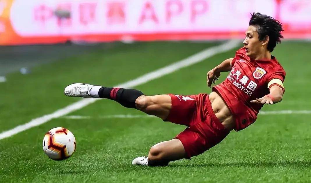 包含国际比赛日体能课后；上海海港队长鼓劲备战西甲；球迷炸锅；年轻球员得到机会的词条-3377入口